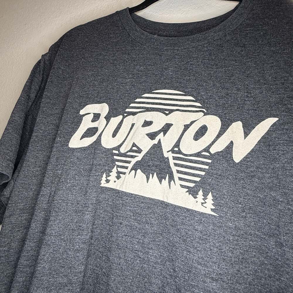 Vintage y2k 2000’s Burton Men's Mountain Logo Graphic Slim Fit T-Shirt Grey XL